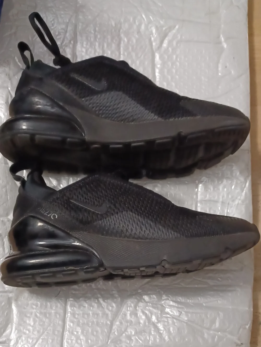 Nike Air Max 270 Black Mesh Running Sneakers For Kids Size 2.5Y